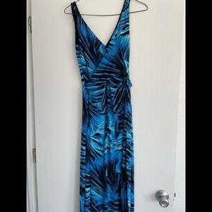 Long dress with leg opening